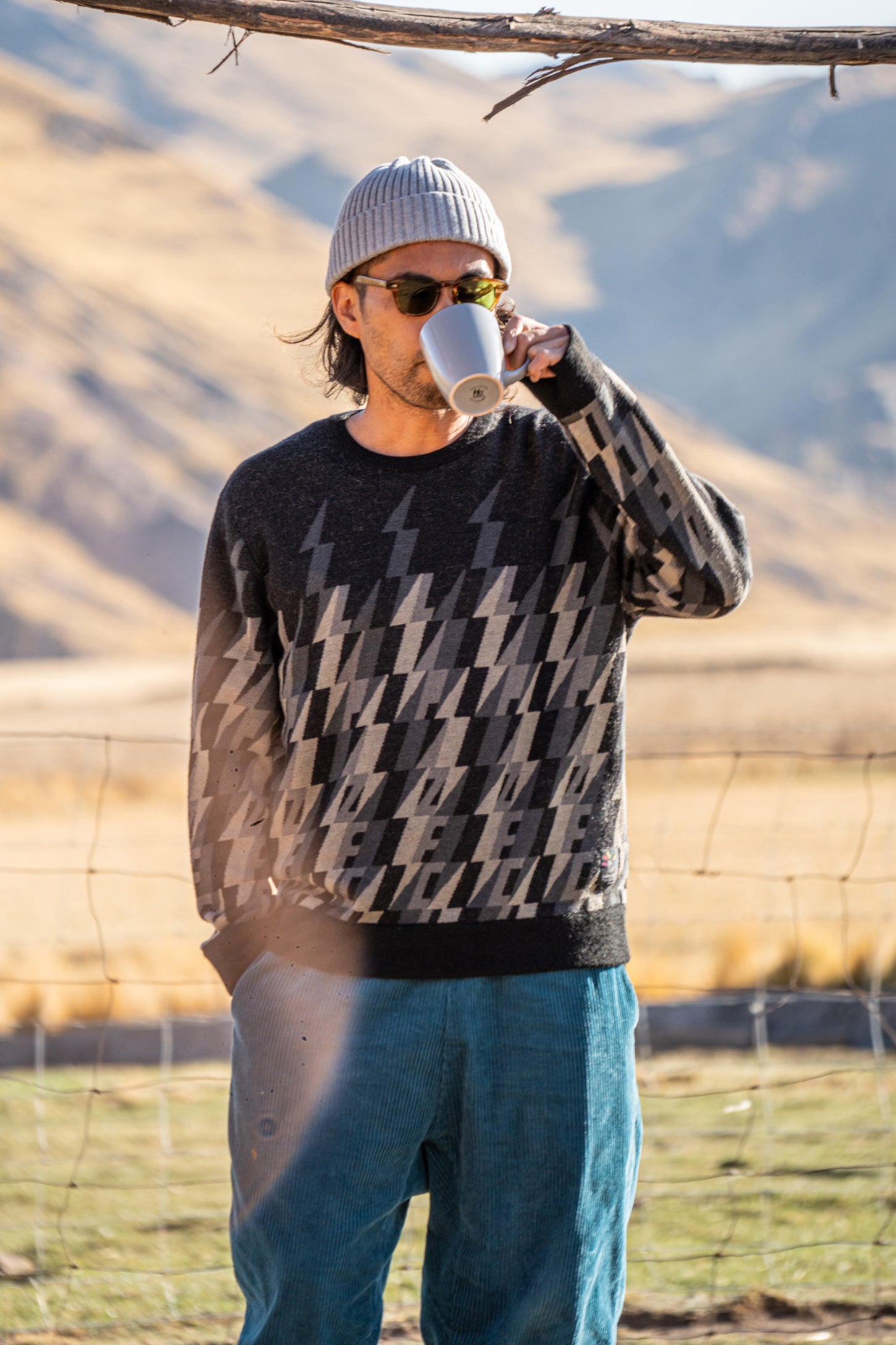La Paz FC Sweater / LUZe SOMBRA – The Inoue Brothers