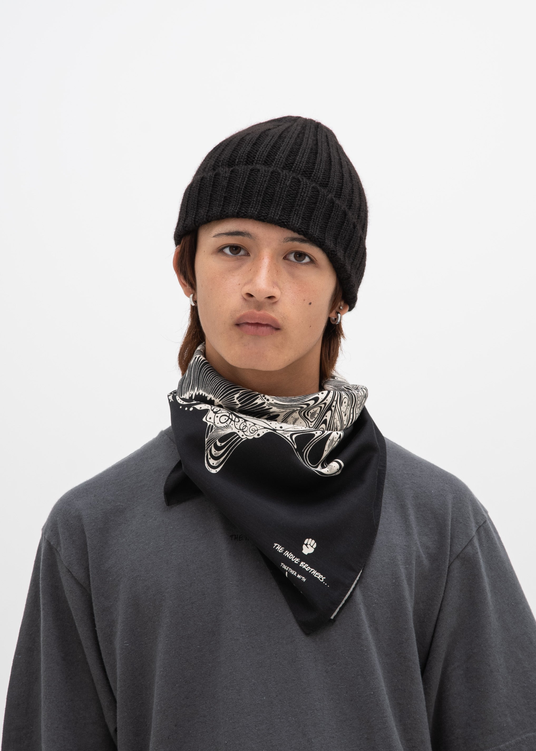TIBSS24-PS010_TAKERUIWAZAKI_Scarf_Large_BLACK